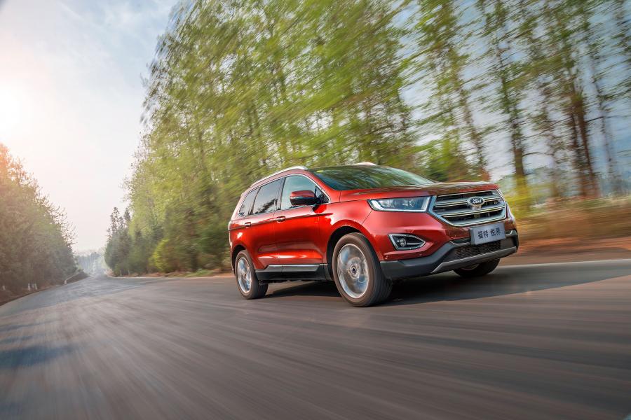  Ford Edge Titanium 2015 года  (CN) (фото 6 из 18)